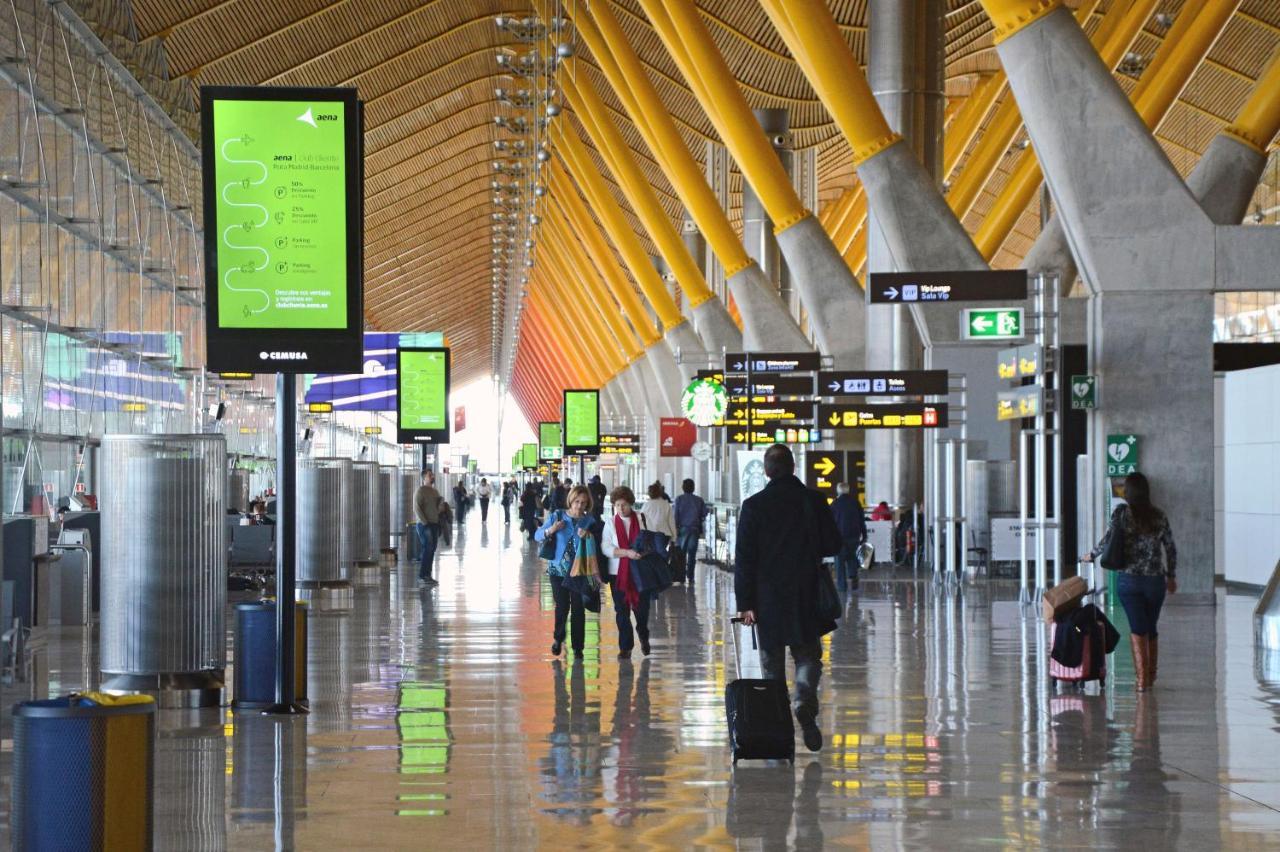 Deyanira Suite, Aeropuerto, Ifema Madrid Exteriör bild