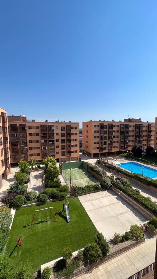 Deyanira Suite, Aeropuerto, Ifema Madrid Exteriör bild
