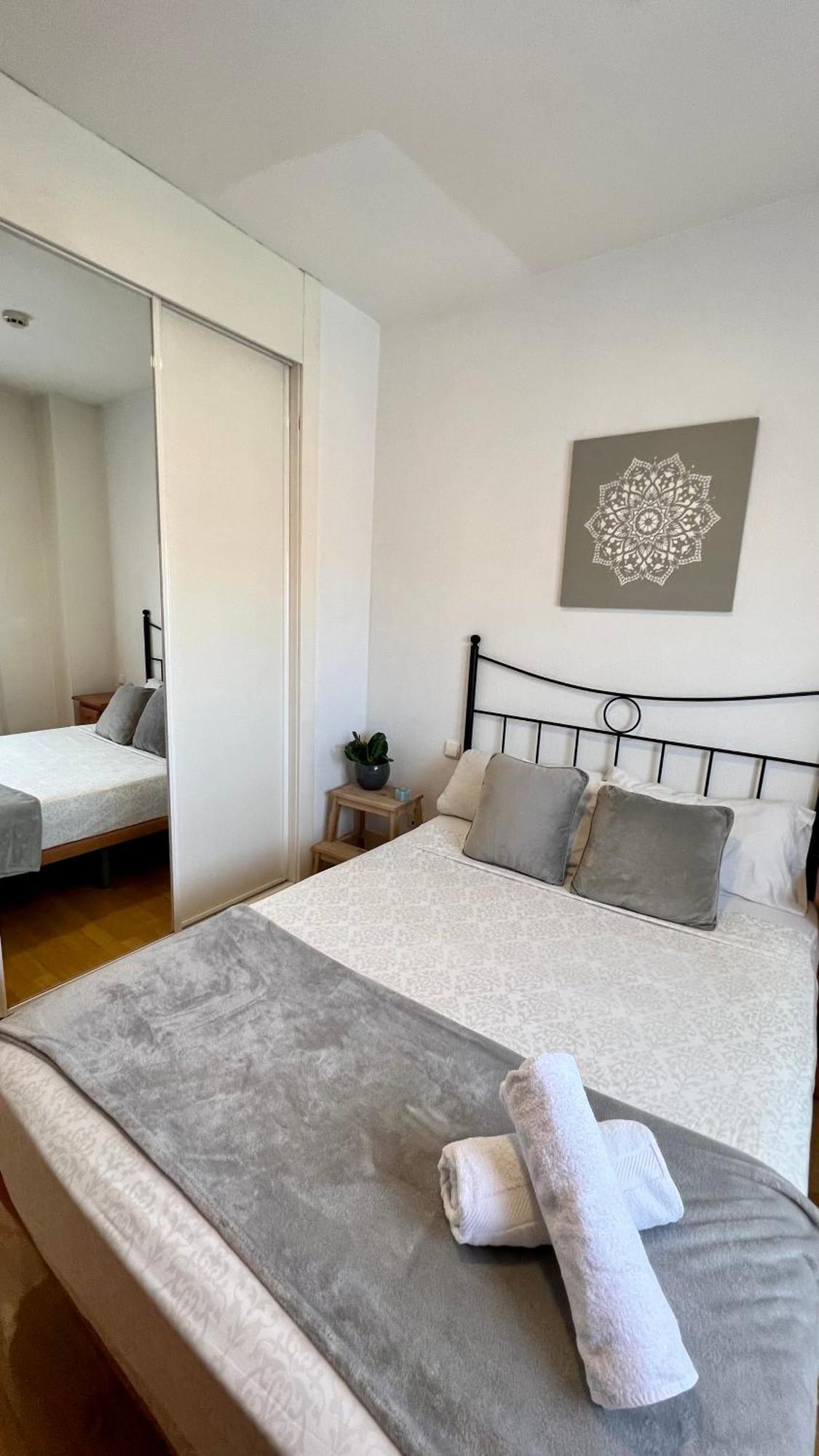 Deyanira Suite, Aeropuerto, Ifema Madrid Exteriör bild