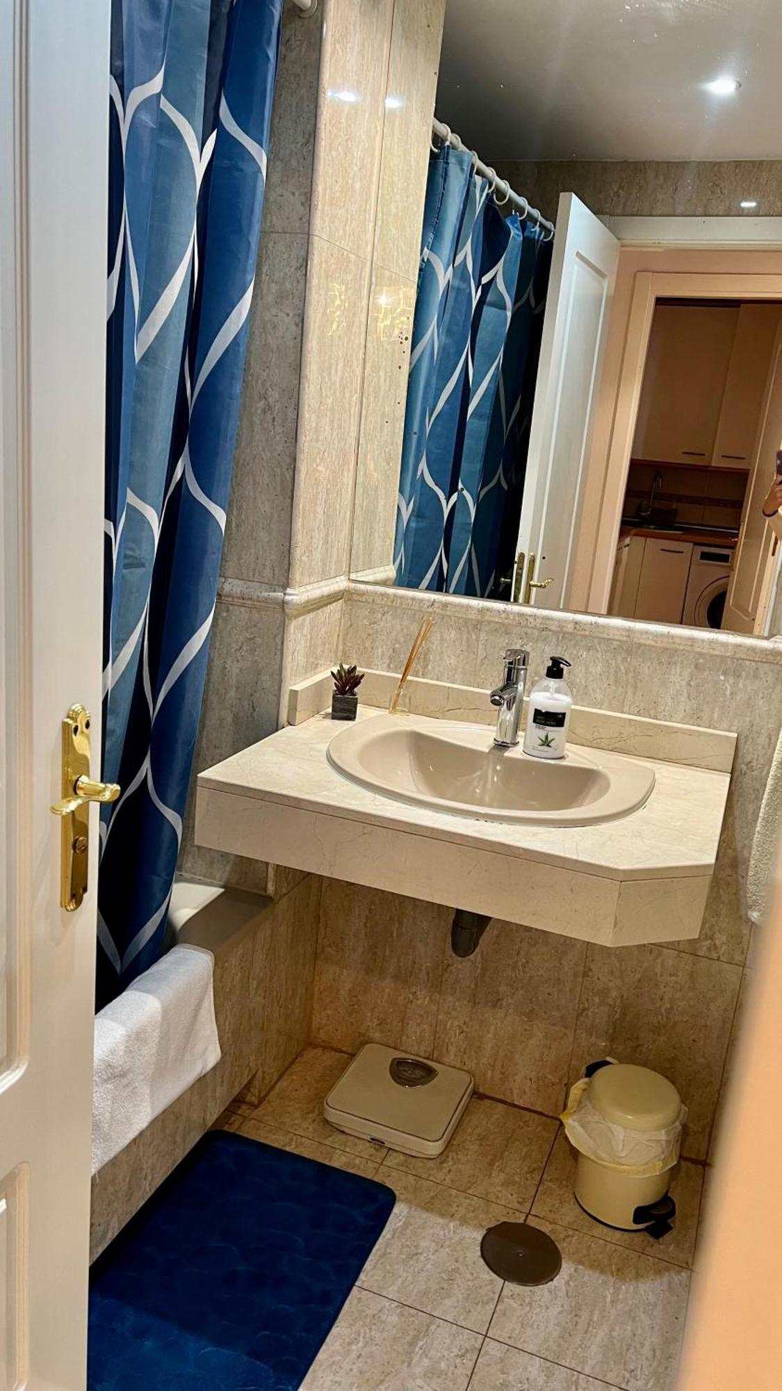 Deyanira Suite, Aeropuerto, Ifema Madrid Exteriör bild