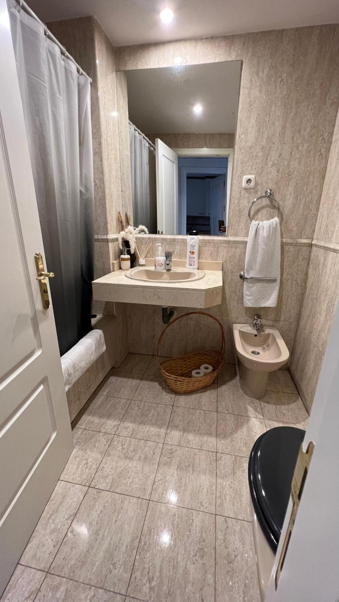 Deyanira Suite, Aeropuerto, Ifema Madrid Exteriör bild